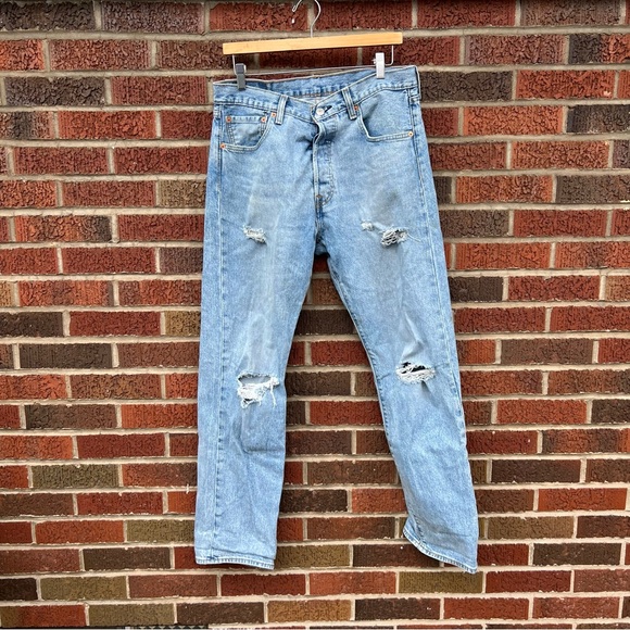 Levi Straught Light Blue Distressed Mid Rise Straight Denim Jeans - Picture 2 of 4